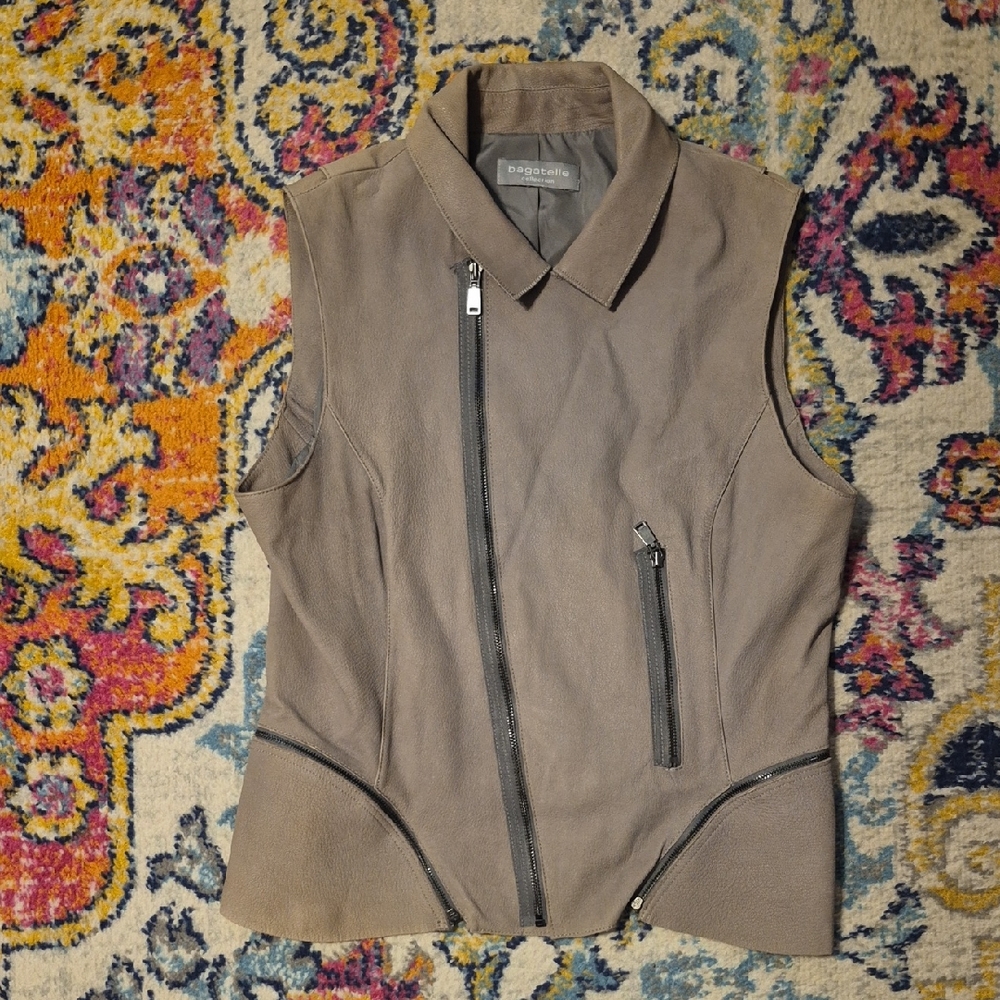 Bagatelle Leather Vest with Zipper Closure